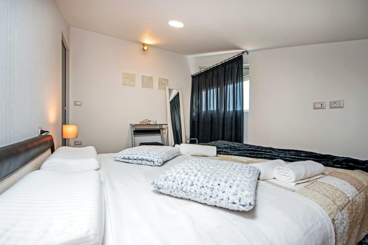 Lakovich Sea View Apartments Rovinj Exterior photo